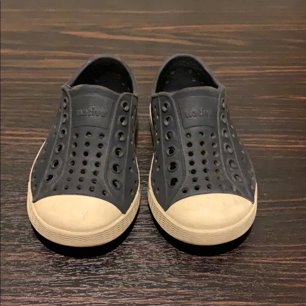 Native jefferson water shoes navy blue C6